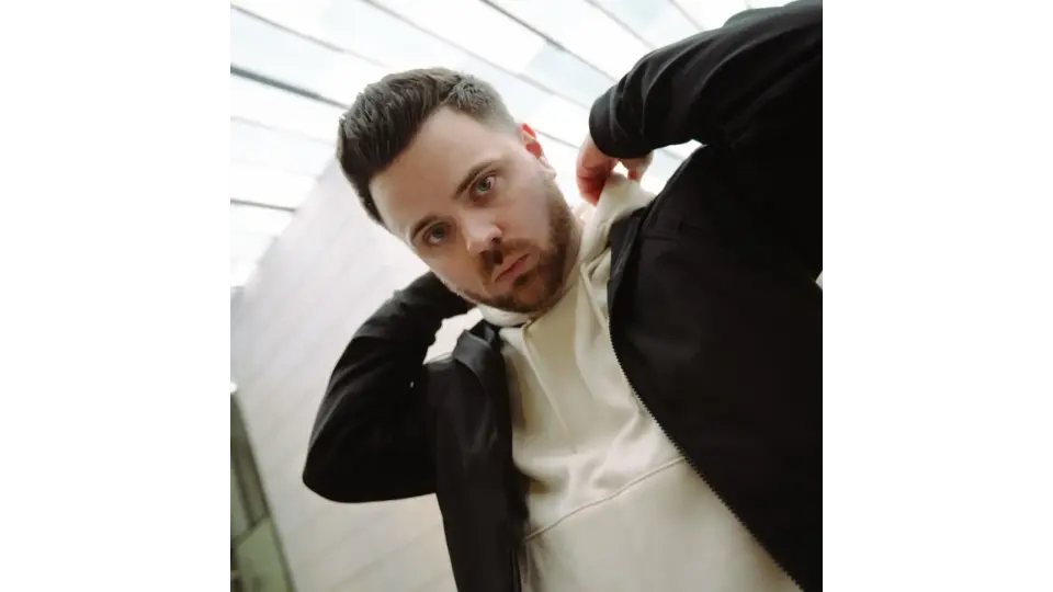 UK DJ/Producer - Chaney in hoodie